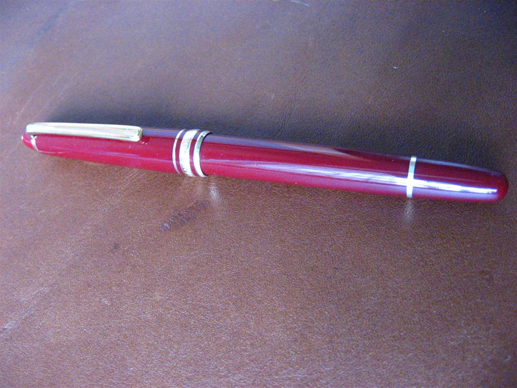 ปากกาหมึกซึม Montblanc Bodyสีแดงปากทองแท้14 K. รูปที่ 3