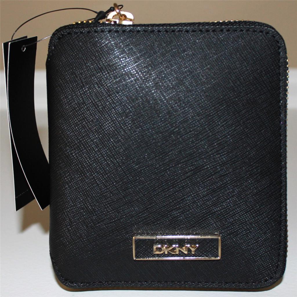 กระเป๋าสตางค์ DKNY Saffiano Leather ของแท้ สีดำ ซิปรอบ รูปที่ 1