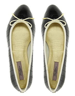 รองเท้าสุภาพสตรี เรียบ เก๋ ของ Ted Baker แบรนด์ดังนำเข้าจากอังกฤษ รูปที่ 1