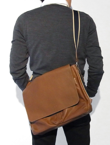 กระเป๋าผู้ชาย COACH รุ่น  HERITAGE LEATHER MESSENGER F70556 รูปที่ 3