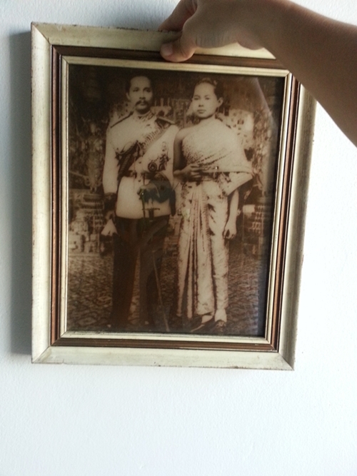กรอบรูป รัชกาลที่ 5 เป็นกรอบไม้เคลือบเเป้งสีขาว รูปที่ 2