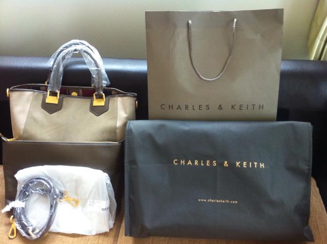 ขายกระเป๋า charles & keith ของใหม่ จากช๊อบ 2,350 EMS ฟรี รูปที่ 1
