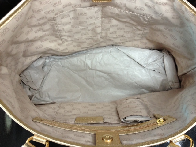 Michael Kors MK Logo RTW X-Large Summer Tote Bag Shoulder Handbag -Gold รูปที่ 5