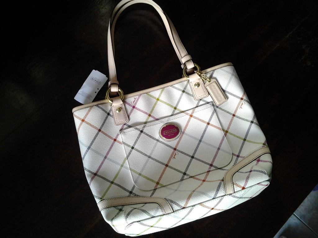 กระเป๋า Coach แท้ รุ่น f21863 multicolorราคา 4,000 บาท และ รุ่น f19434 multicolor ราคา 3,200 บาท รูปที่ 1