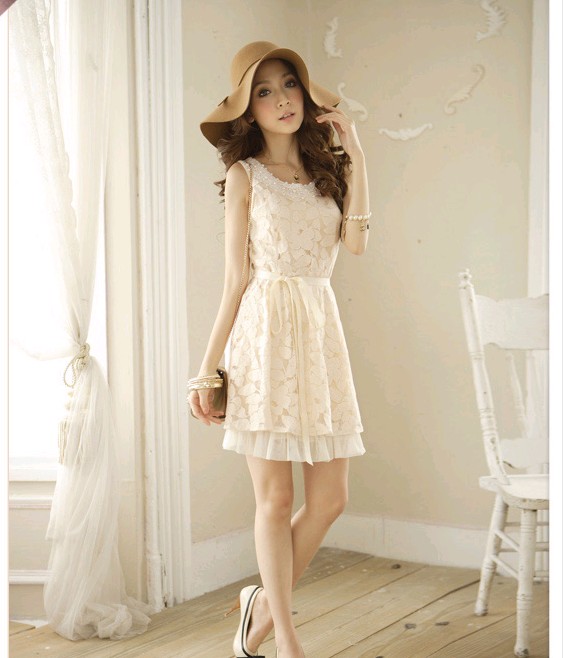 ชุดเดรสผ้าลูกไม้สีครีม มีผ้าซับใน พร้อมส่ง รูปที่ 3