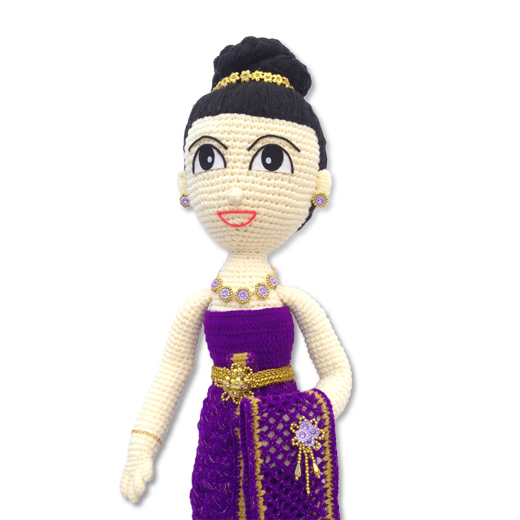 ตุ๊กตาโครเชต์เด็กหญิงชุดไทยสีม่วง สูง 71 cm. รูปที่ 1
