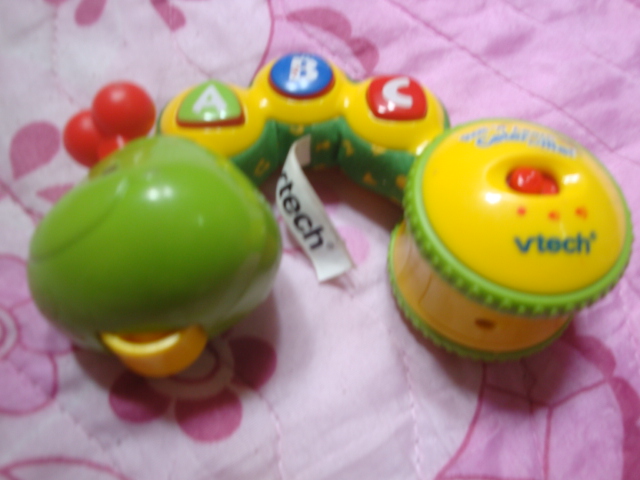 ของเล่นเด็ก ABC มีล้อเลื่อนเหมือนรถ  แบรนด์ VTECH รูปที่ 2