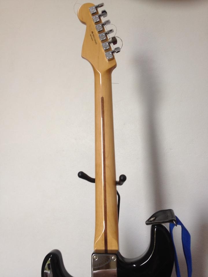 ขายกีต้าร์ไฟฟ้า Fender blacktop สีดำ คอดำ รูปที่ 5