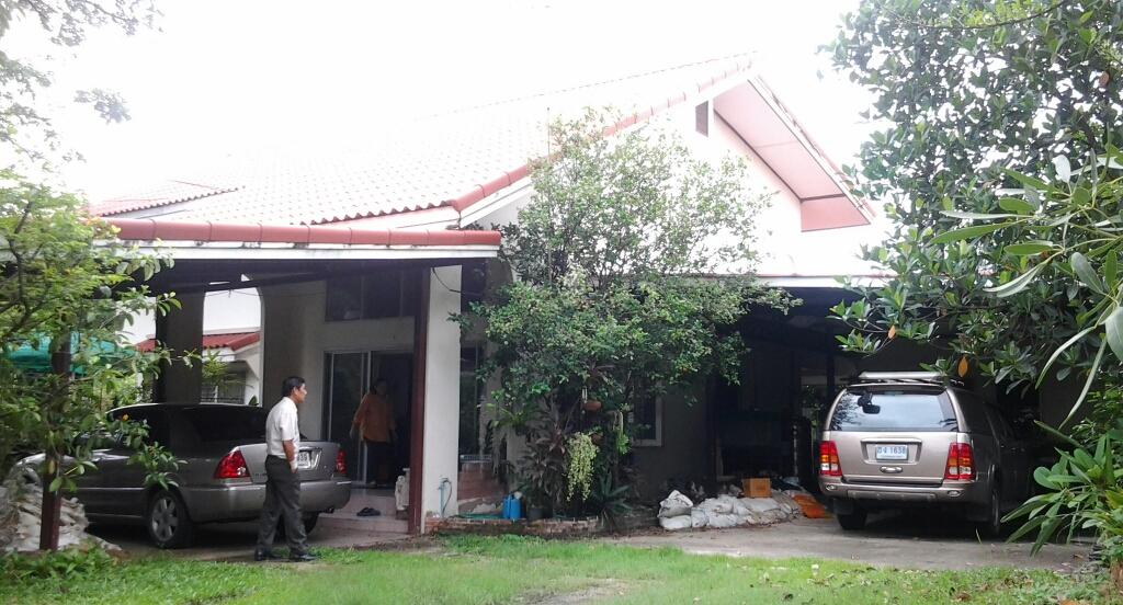 ขายด่วน บ้านเดี่ยว 300 วา บ้านเล่นระดับ 2 ชั้น 3 ห้อวงนอน 2 ห้องน้ำ  ถ.กรุงเทพกรีฑา ซ.8 แยก 16 รูปที่ 2