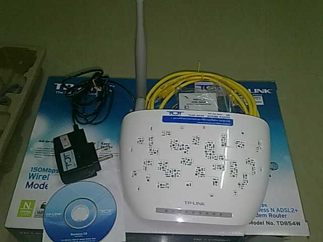 ขาย WIFI ROUTER ยี่ห้อ TP-LINK TD854W สภาพใหม่ อุปกรณ์ครบ LifeTime รูปที่ 1