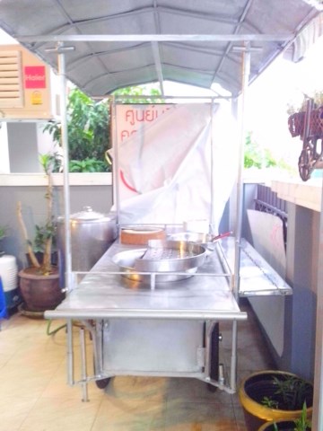 ขายรถเข็นพร้อมอุปกรณ์เปิดร้านข้าวขาหมูเป็นสแตนเลสทั้งหมดครบเซ็ท รูปที่ 1