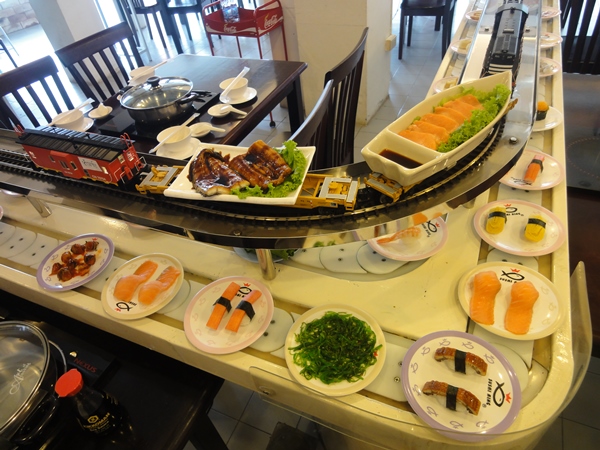 ขายสายพานซูชิจานหมุน+รถไฟส่งอาหาร พร้อมอุปกรณ์ทั้งหมด รูปที่ 4