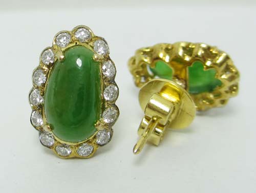 ต่างหู หยก สีเขียวเข้ม ล้อมเพชร 0.65 ct. นน. 3.20 g รูปที่ 3