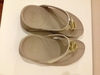 รูปย่อ ขายรองเท้า Fitflop Lunetta Gold เบอร์ 6 (เทียบได้กับ 39) มือสอง ของแท้ จากอังกฤษ ใส่ครั้งเดียว รูปที่4