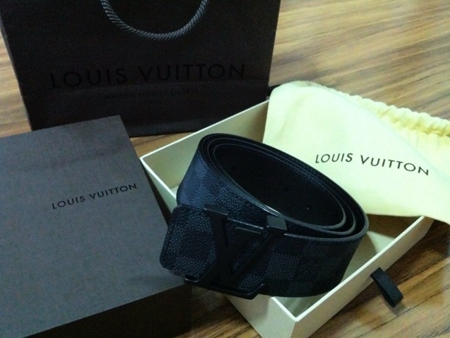 ขายเข็มขัด Louis Vuitton รุ่น Ceinture LV Initiales Damier ราคาถูกมากๆๆ ของแท้ ของใหม่ค่ะ รูปที่ 1