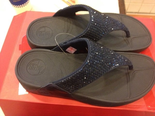 ขาย Fitflop Rokkit สีน้ำเงิน Supernavy size US7 แท้จากห้าง ใหม่ 100% ซื้อมาผิดไซด์ รูปที่ 1