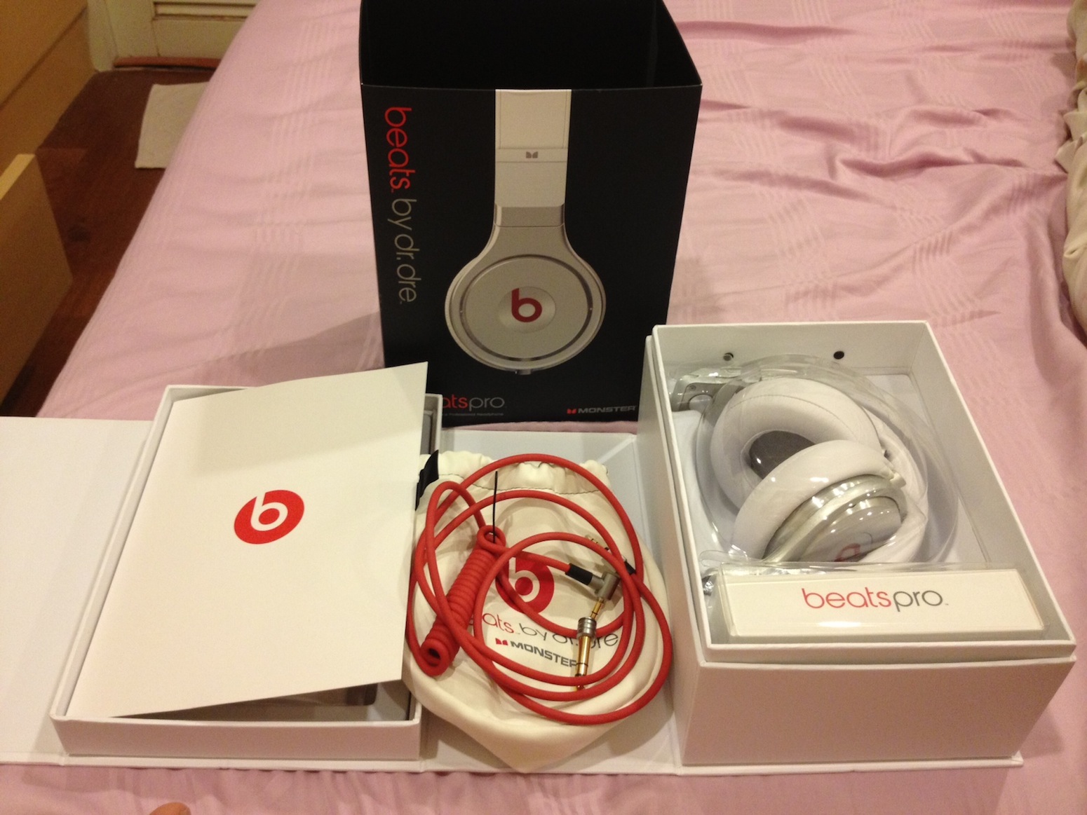 หูฟัง Beats By Dre PRO สีขาว ของแท้ครับ รูปที่ 1