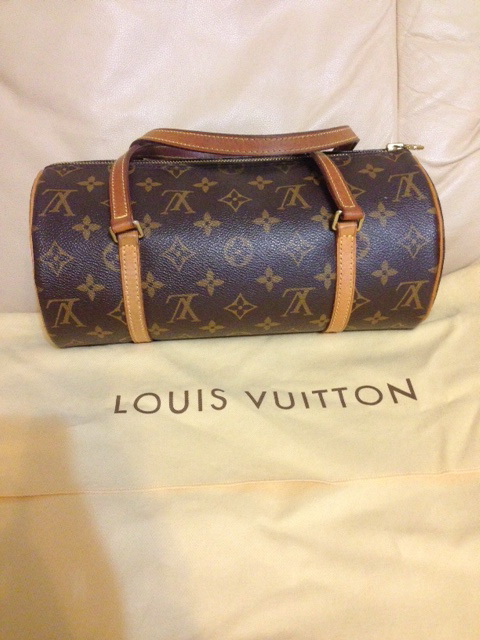 กระเป๋า Louis Vuitton ของแท้ รุ่น Papillon ลาย Monogram มือสองสภาพดีมาก รูปที่ 1
