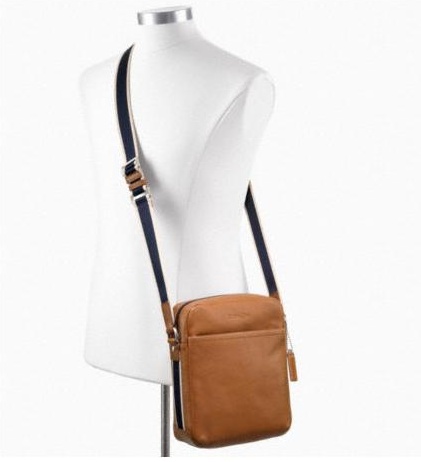  กระเป๋าผู้ชาย COACH รุ่น HERITAGE WEB LEATHER FLIGHT BAG  F70813 รูปที่ 4