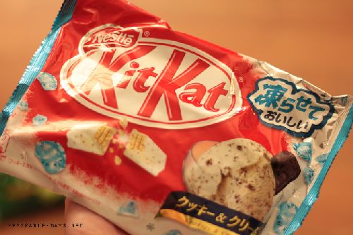  Kitkat คุ้กกี้แอนด์ครีม, คิทแคทคุ้กกี้แอนด์ครีม, Kitkat Cookies and Cream แพ็ค 13 ซอง (พร้อมส่ง) รูปที่ 3