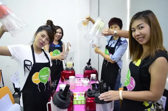 สอนทำน้ำผลไม้ปั่น วิธีทำนมสดปั่นกาแฟ เรียน สอน ทำ สมูทตี้ วิธีชงชานมไข่มุก  อบรมชาไข่มุกปั่น สังขยานมสด สูตรชาไต้หวัน รูปที่ 4