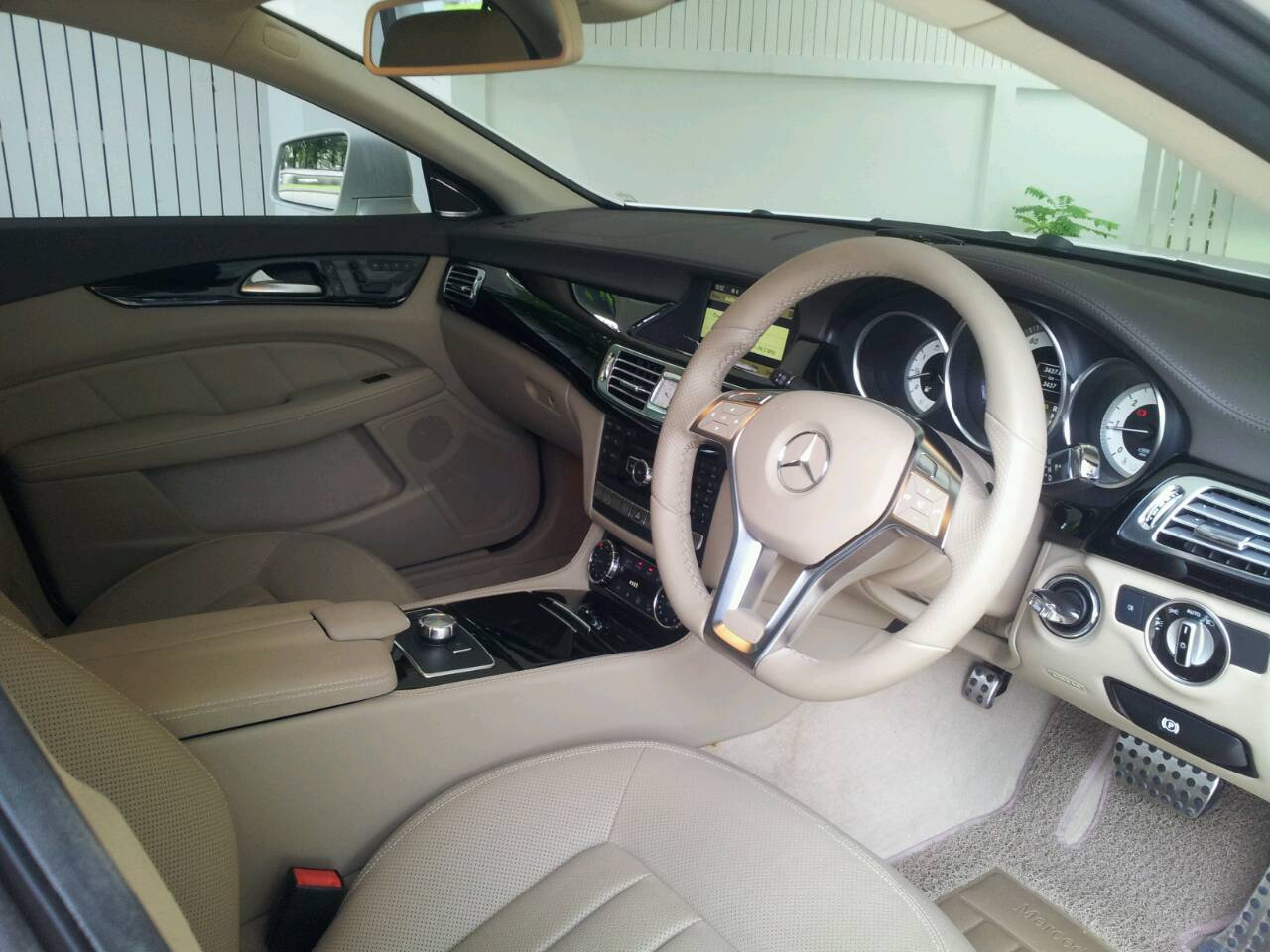 ขาย MERCEDES-BENZ - CLS-CLASS - CLS250 CDI 2.1 AT ปี11/10/2012 วิ่ง 3,437 km.สีขาว  รูปที่ 5