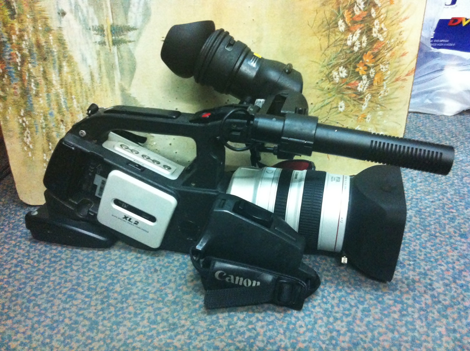 ขาย!! กล้องวีดีโอ Canon XL2 พร้อม อุปกรณ์ ครบชุด!!!! รูปที่ 1