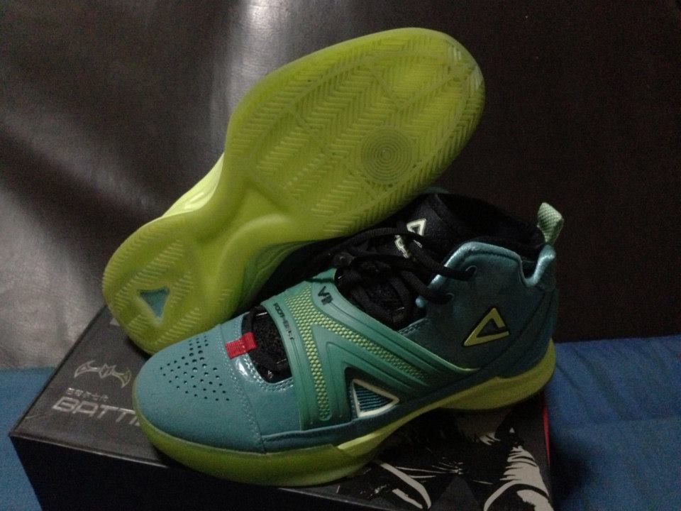 ขายรองเท้าผ้าใบ / รองเท้ากีฬา มือสอง PEAK / ADIDAS / LEBRON มีอย่างละคู่เท่านั้นค่ะ รูปที่ 4