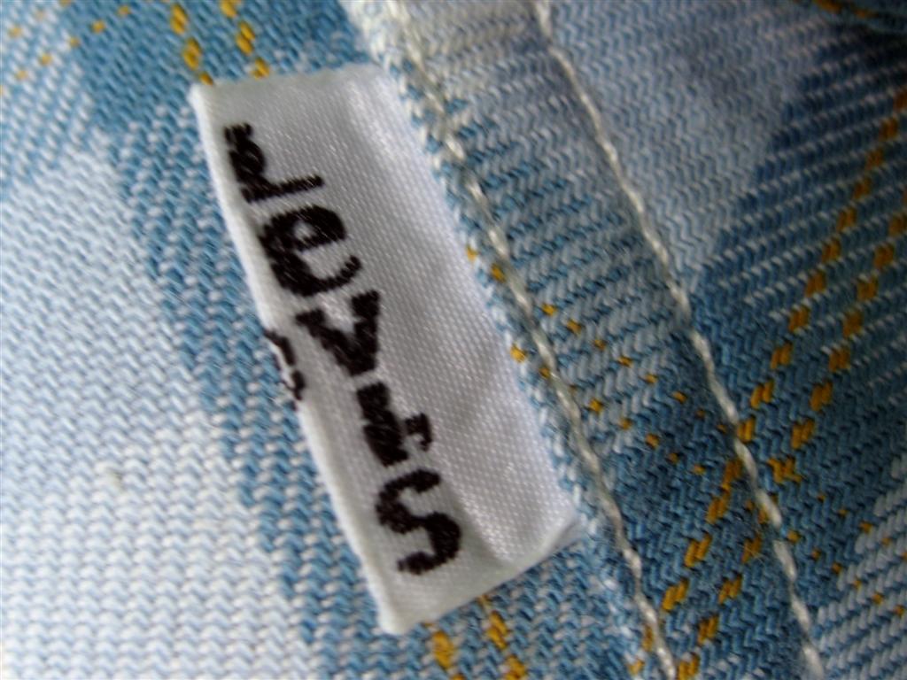 เสื้อเชิ๊ต Levi's ผ้ายีนส์ลายสก๊อตSize M Made in Malaysia รูปที่ 1