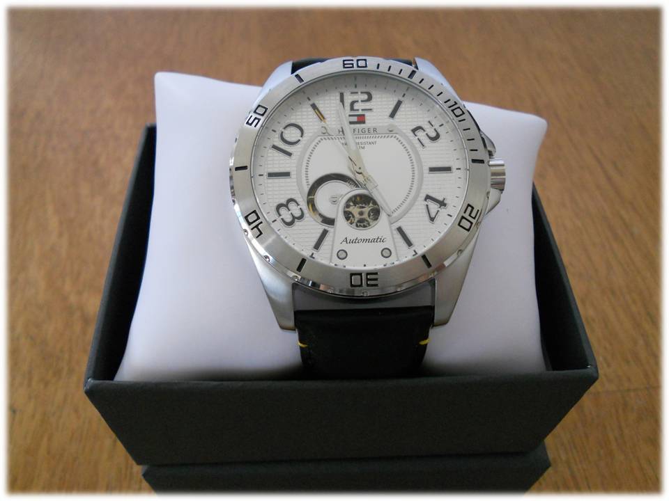 Tommy Hilfiger Men's นาฬิการะบบ Automatic หายากมากๆ ครับ ตอนนี้ขาดตลาดในต่างประเทศ ไม่มีขายในประเทศแน่นอนครับ เพราะผมนำเ รูปที่ 1