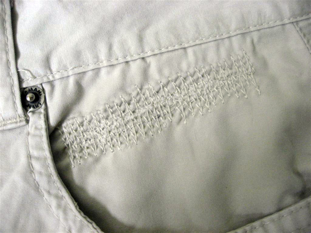 Armani Jeans ผ้ายีนส์บางสีครีมอ่อน Made in Italy Size34