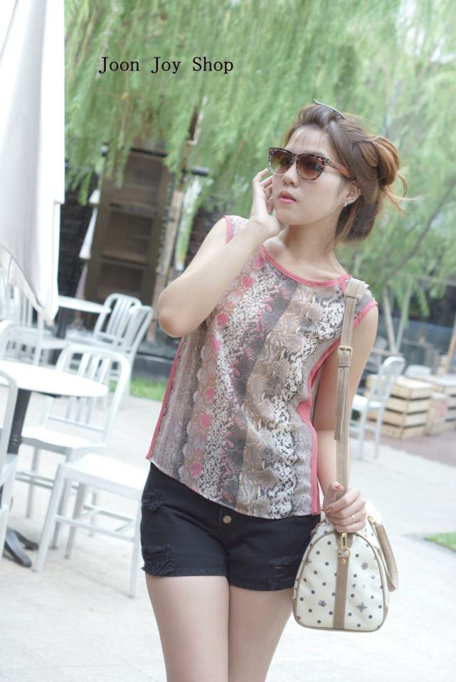 ชีฟองแขนกุด ผ้าลายงู แต่งผ้าชมพู Snake print with Pink Free Size   รูปที่ 1