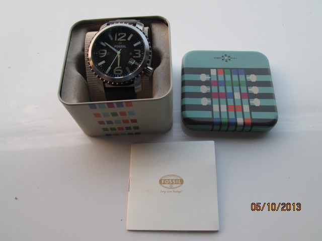 ขายนาฬิกายี่ห้อ FOSSIL ซื้อจากอเมริกายังไม่เคยสวมใส่ใช้งานสักครั้งเดียวครับขายแค่ 5500 บาทจากราคาซื้อ 10000 กว่าบาท รูปที่ 3
