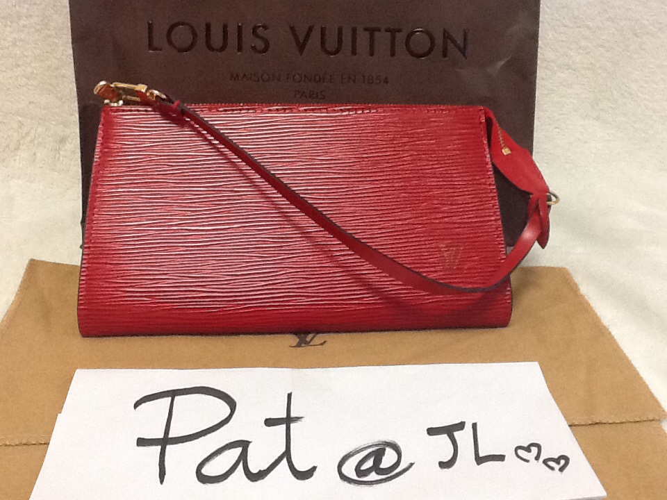  กระเป๋าหลุยส์ Pochette Epi สีแดง รูปที่ 1