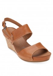 รองเท้า Clarks ผู้หญิง ผู้ชาย รุ่นใหม่ล่าสุด ของแทั นำเข้า ถูกพิเศษ ลดเยอะ มีให้เลือกกว่า 100 แบบ ส่งฟรี จ่ายเงินเมื่อรับสินค้า คืนได้ฟรีภายใน 30 วัน รูปที่ 2