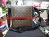 รูปย่อ ลดราคา กระเป๋าสะพายข้างผู้ชาย LV หลุยส์วิตตอง รุ่น Bass  สุดเท่ คุณภาพเยี่ยม รูปที่3