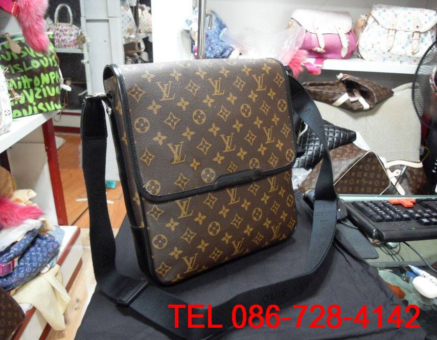 ขาย LV หลุยส์วิตตอง กระเป๋าสะพายข้างผู้ชาย รุ่น Bass  สุดเท่ คุ้มราคา รูปที่ 1