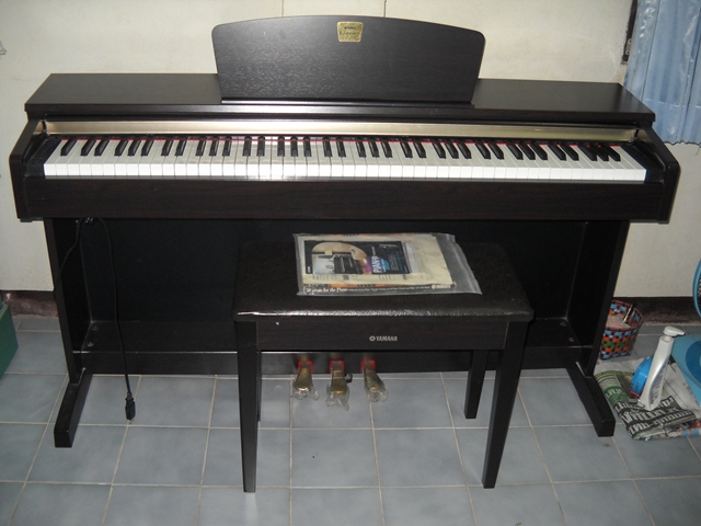 เปียโนไฟฟ้า YAMAHA CLP-320 รูปที่ 1