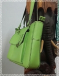 กระเป๋าสะพาย หนังแท้ สีเขียว 
