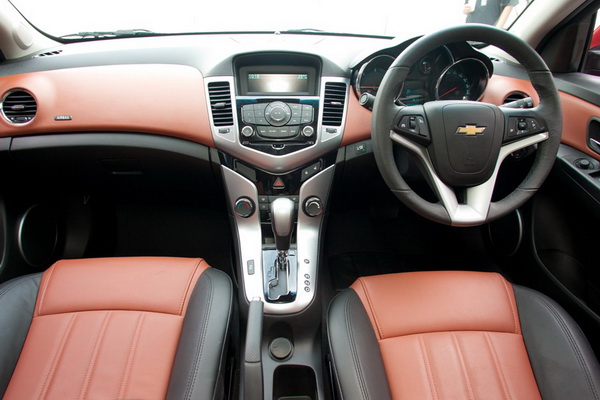 เชฟโรเลต ครูซ Chevrolet Cruze โชว์รูมเปิดใหม่ ป้ายแดง มีพิเศษ  รูปที่ 3