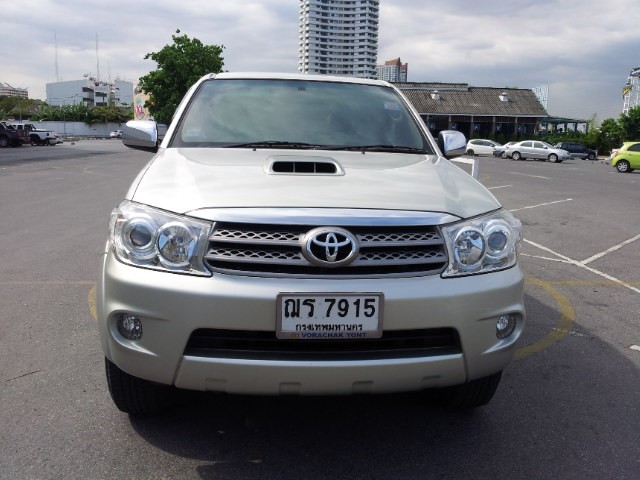 ขาย Toyota Fortuner 3.0 MT 4WD ปี 2008ไมล์5x,xxxkm เช็ดศูนย์ได้ รูปที่ 1