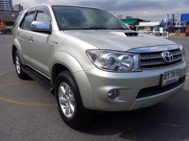 ขาย Toyota Fortuner 3.0 MT 4WD ปี 2008ไมล์5x,xxxkm เช็ดศูนย์ได้ รูปที่ 3