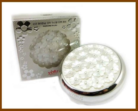 แป้งYafu ลายดอกไม้ ตลับสีเงิน ESPECIALLY FOR YOU POWDER CAKE อย.10-2-5620751 รูปที่ 3