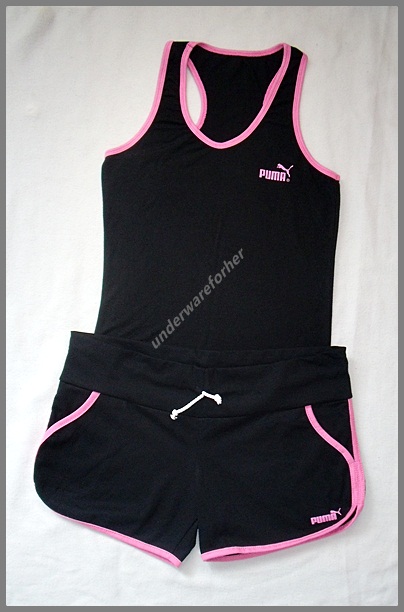 ชุดกีฬาผู้หญิง PUMA สีดำขอบตัดสีชมพู รูปที่ 1