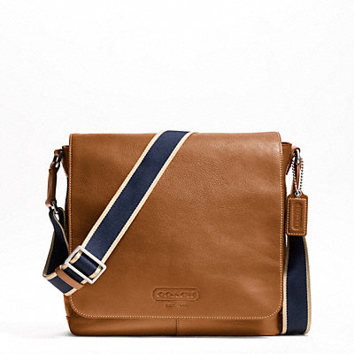 กระเป๋าผู้ชายสะพาย COACH รุ่น  HERITAGE LEATHER MAP BAG F70555 รูปที่ 2