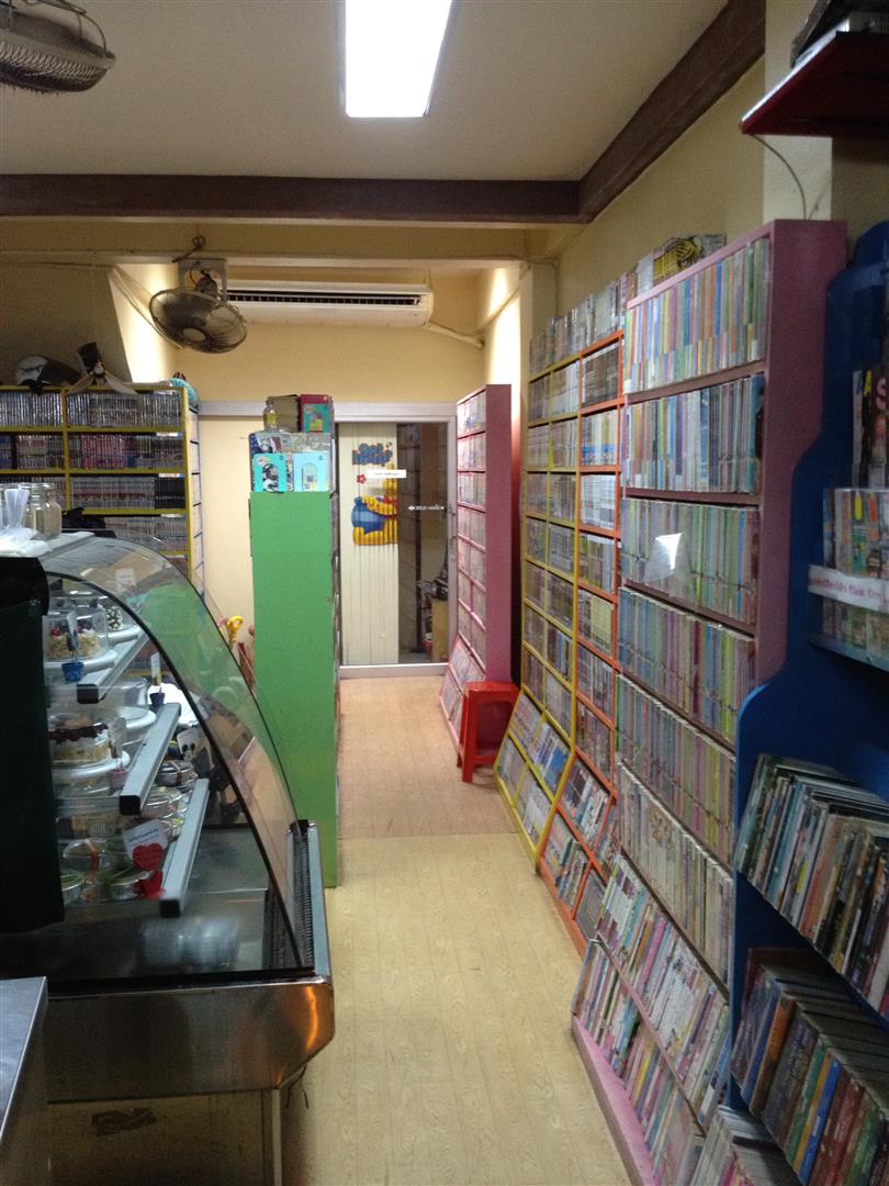 ขายหนังสือการ์ตูนประมาณ 10,000 เล่ม ชั้นวางและเครื่องสแกน รูปที่ 3