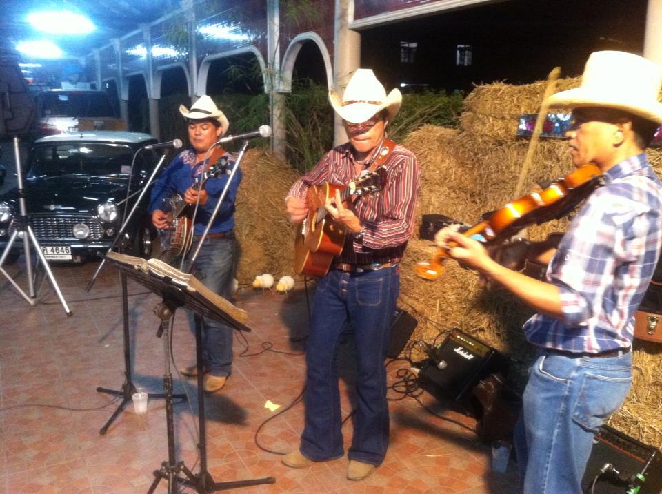 รับงานแสดงดนตรี สไตล์ Folk Song - Country & Bluegrass Cowboys รูปที่ 7