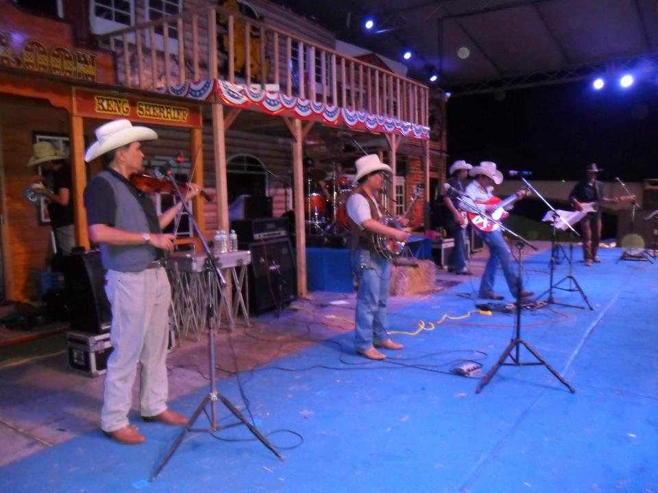 รับงานแสดงดนตรี สไตล์ Folk Song - Country & Bluegrass Cowboys รูปที่ 4