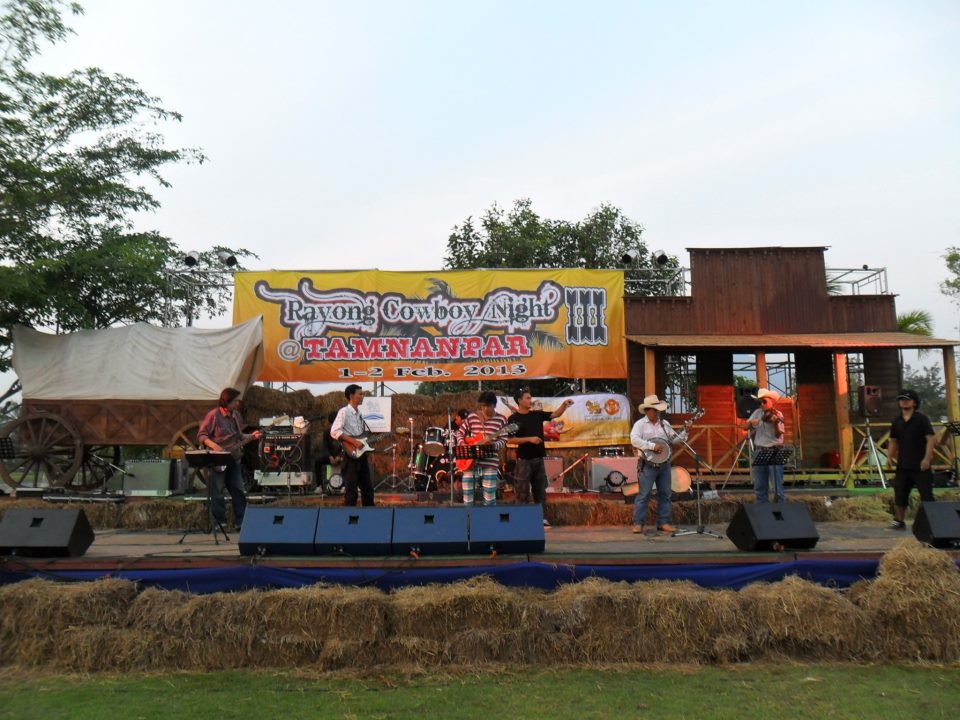 รับงานแสดงดนตรี สไตล์ Folk Song - Country & Bluegrass Cowboys รูปที่ 5