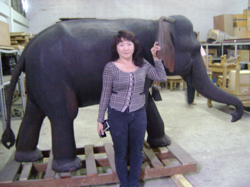ช้างไม้สักแกะสลัก 1 คู่ สูงประมาณ 1.70 ยาวประมาณ 2 เมตรกว่า รูปที่ 1